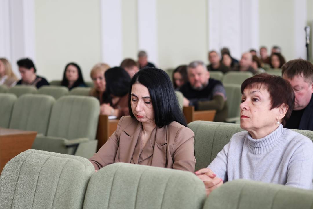 Передача РЕБів військовим та дозвіл на залучення гранту для реконструкції тепломереж: 38-ма (позачергова) сесія Чернігівської міської ради VIII скликання