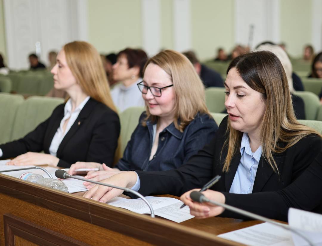 Передача РЕБів військовим та дозвіл на залучення гранту для реконструкції тепломереж: 38-ма (позачергова) сесія Чернігівської міської ради VIII скликання