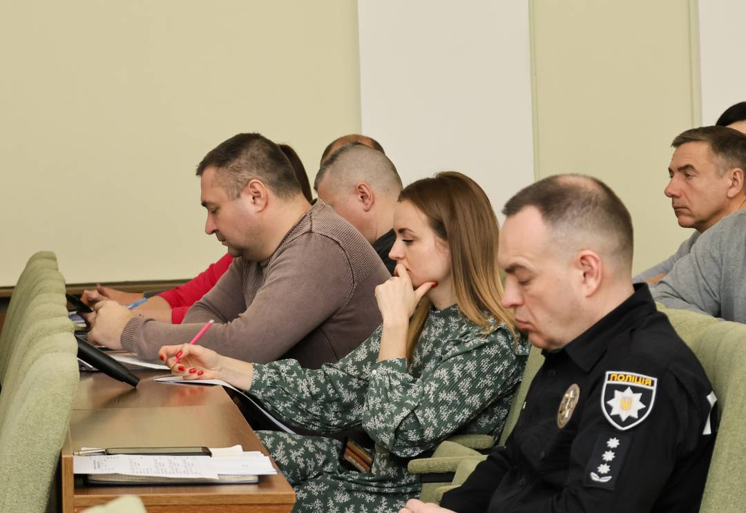 Передача РЕБів військовим та дозвіл на залучення гранту для реконструкції тепломереж: 38-ма (позачергова) сесія Чернігівської міської ради VIII скликання