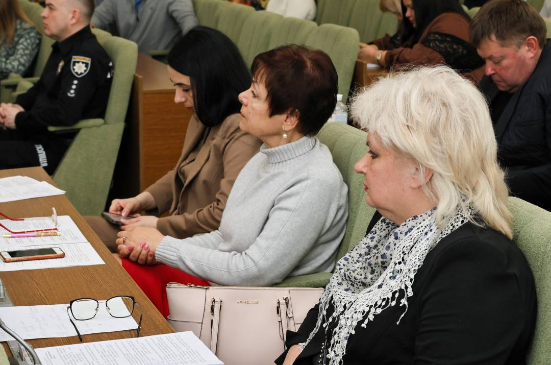 Передача РЕБів військовим та дозвіл на залучення гранту для реконструкції тепломереж: 38-ма (позачергова) сесія Чернігівської міської ради VIII скликання