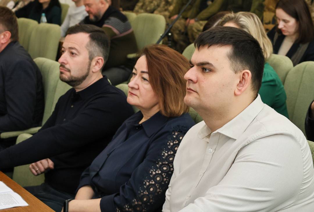 Передача РЕБів військовим та дозвіл на залучення гранту для реконструкції тепломереж: 38-ма (позачергова) сесія Чернігівської міської ради VIII скликання