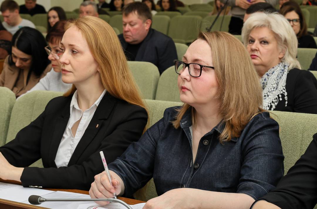 Передача РЕБів військовим та дозвіл на залучення гранту для реконструкції тепломереж: 38-ма (позачергова) сесія Чернігівської міської ради VIII скликання
