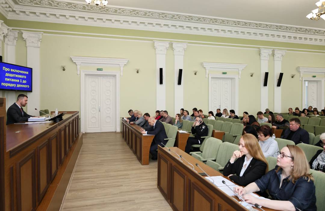 Передача РЕБів військовим та дозвіл на залучення гранту для реконструкції тепломереж: 38-ма (позачергова) сесія Чернігівської міської ради VIII скликання