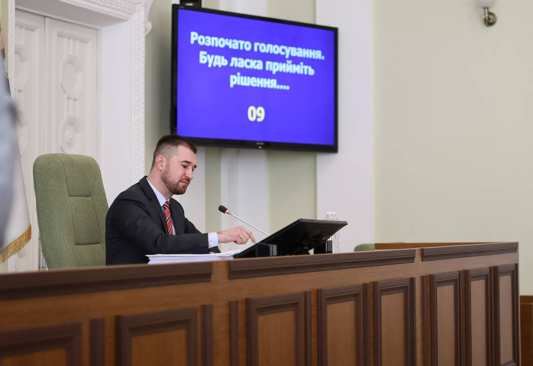 Передача РЕБів військовим та дозвіл на залучення гранту для реконструкції тепломереж: 38-ма (позачергова) сесія Чернігівської міської ради VIII скликання
