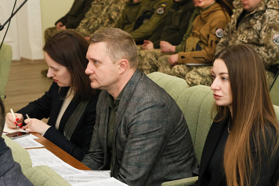 Передача РЕБів військовим та дозвіл на залучення гранту для реконструкції тепломереж: 38-ма (позачергова) сесія Чернігівської міської ради VIII скликання