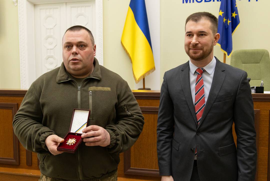 Старшому сержанту ЗСУ Олексію Приходьку вручено звання «Почесний громадянин Чернігова»