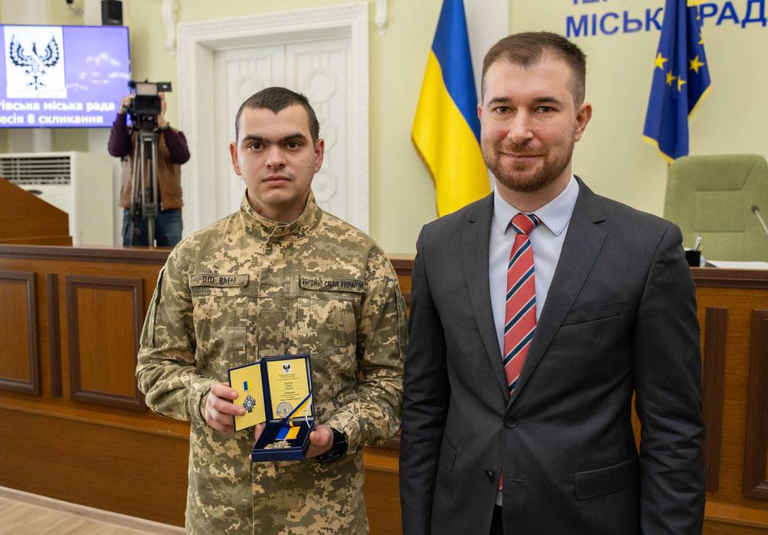 Старшому сержанту ЗСУ Олексію Приходьку вручено звання «Почесний громадянин Чернігова»