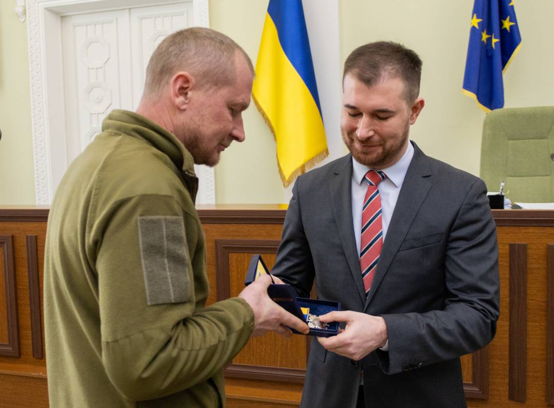 Старшому сержанту ЗСУ Олексію Приходьку вручено звання «Почесний громадянин Чернігова»