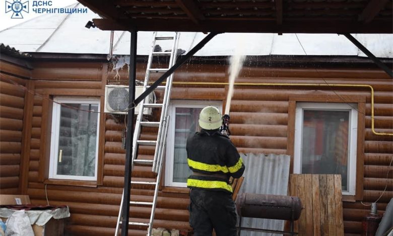 У Чернігові горів житловий будинок (Фото)