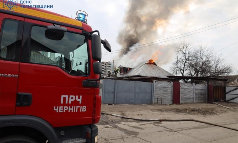 У Чернігові горів житловий будинок (Фото)