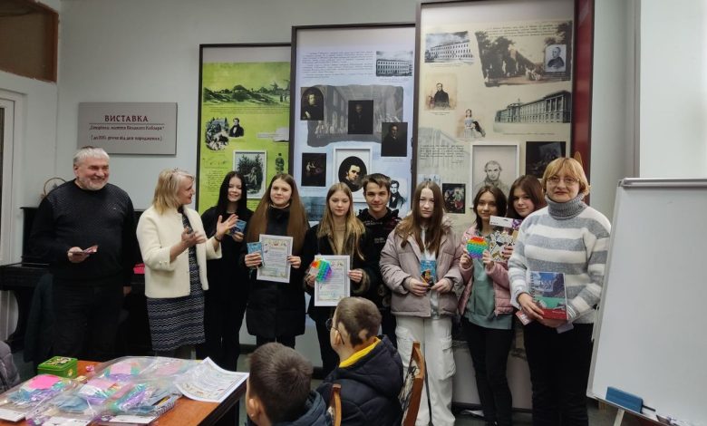 У Чернігові відзначили школярів, які найактивніше підгодовували пташок узимку