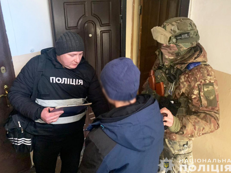 У Чернігові затримали групу наркодилерів та вилучили понад 11 кілограмів наркотиків