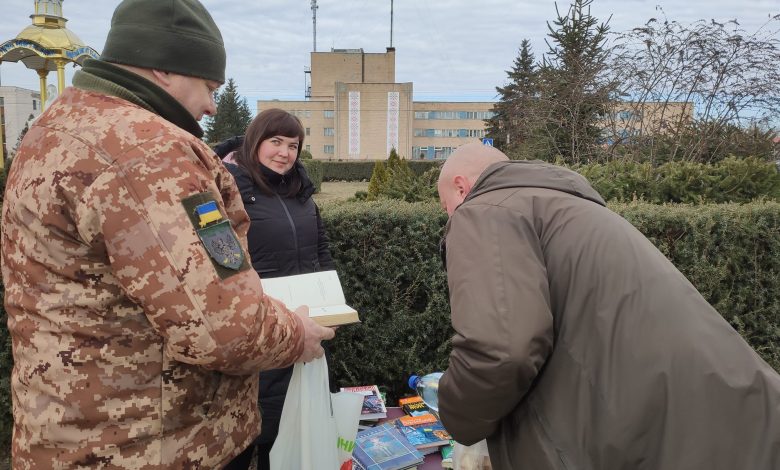 У громаді на Чернігівщині практикують читання на вулиці (Фото)