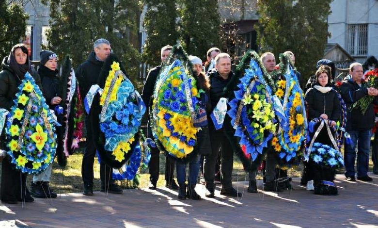 У Ніжині провели в останню путь воїна