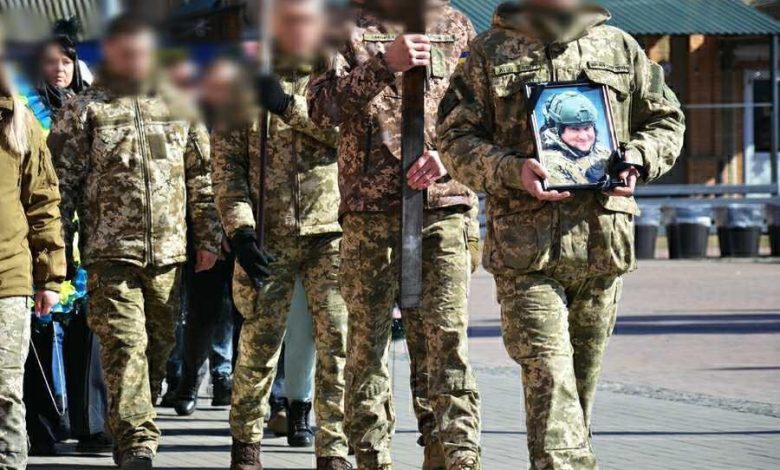 У Ніжині провели в останню путь воїна