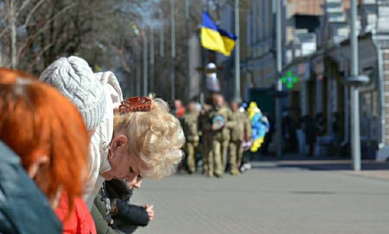 У Ніжині провели в останню путь воїна