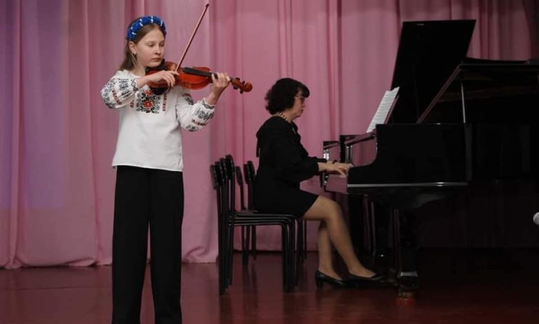 У Ніжинській музичній школі на благодійному концерті зібрали 10 тисяч на тепловізор 