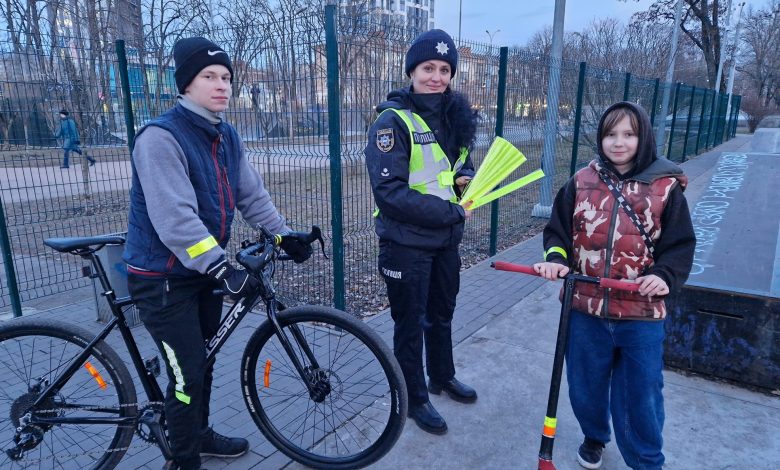 Велосипедистів і водіїв електросамокатів Чернігівщини попереджають про необхідність дотримання ПДР