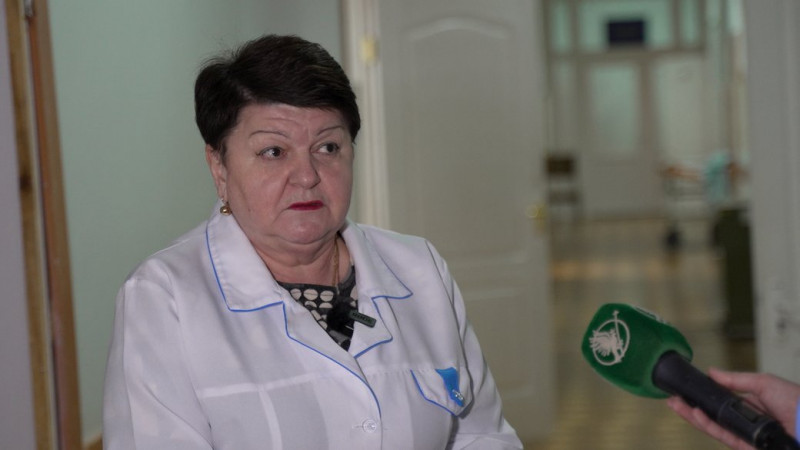 "Позабивали вікна і вже працюємо": як після ракетного удару по Чернігову відновлюється районна лікарня