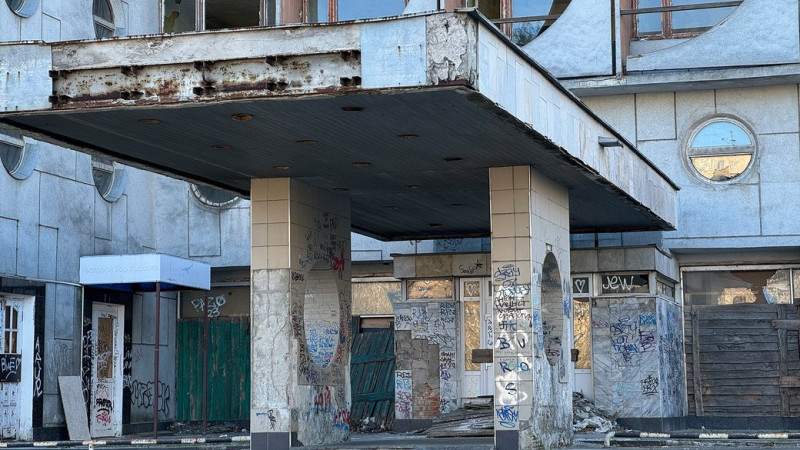 Проституція, казино, архітектурні "фішки": історія будівництва, розвитку та занепаду готелю "Градецький" у Чернігові