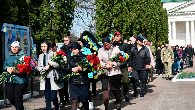 На щиті: у Ніжині прощалися з сержантом Сергієм Кулинком