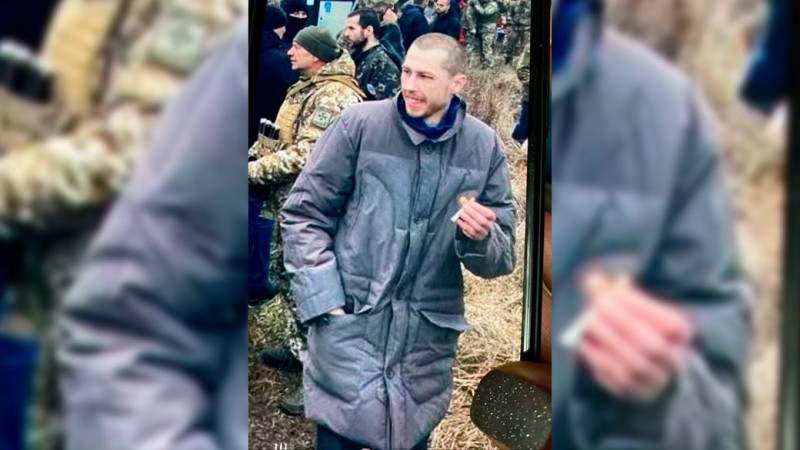 "Всі зуби на місці? А нігті можете показати?": Олексій Ануля з Чернігова поспілкувався з військовополоненими росіянами