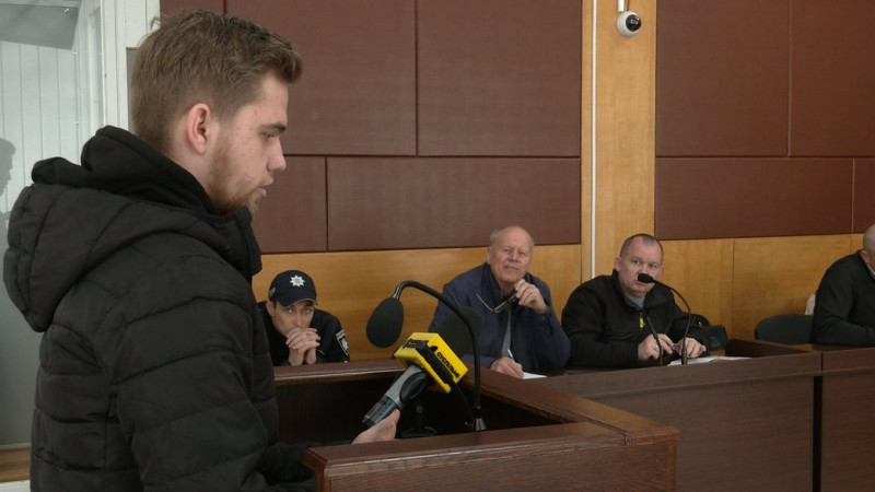 "Одна купюра була в крові": у суді Чернігова слухали голосові повідомлення та свідків у потрійному вбивстві киян