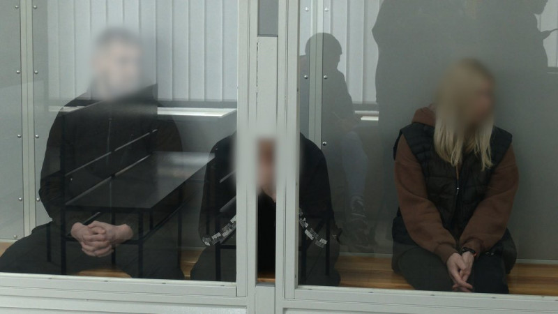"Одна купюра була в крові": у суді Чернігова слухали голосові повідомлення та свідків у потрійному вбивстві киян