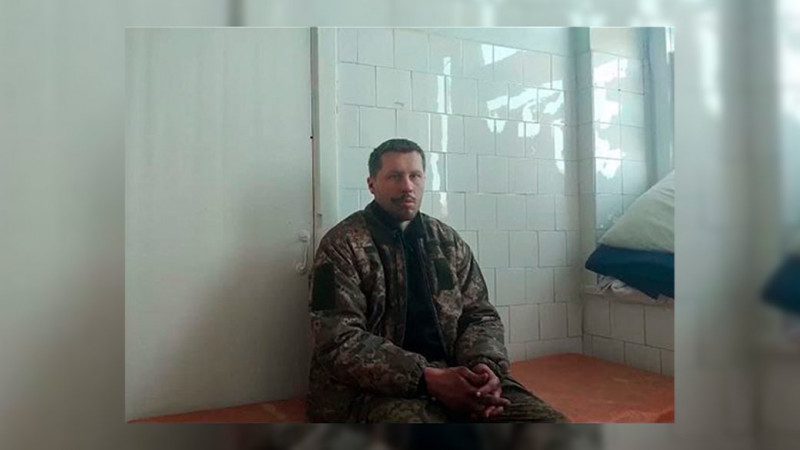 "Всі зуби на місці? А нігті можете показати?": Олексій Ануля з Чернігова поспілкувався з військовополоненими росіянами
