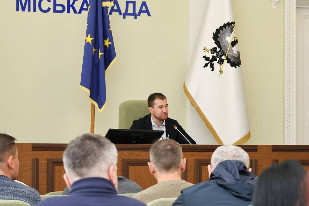 На загальноміській нараді говорили про наслідки ракетних ударів по місту та їх ліквідацію