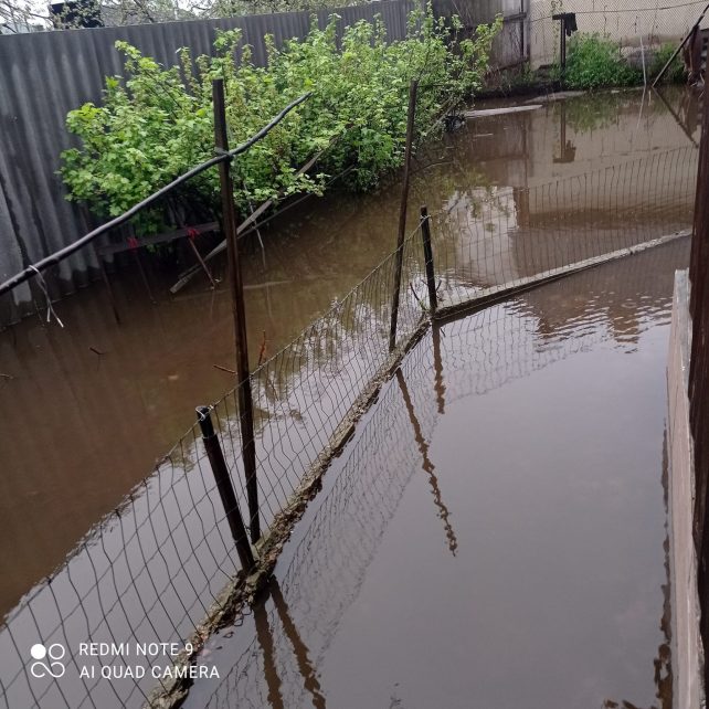 Ситуація із затопленням у Сновську погіршилася: людям досі ніхто не допоміг