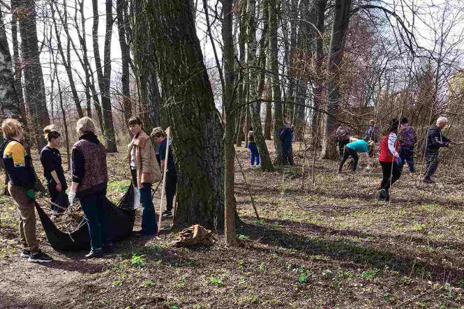 У Носівській громаді триває весняна толока