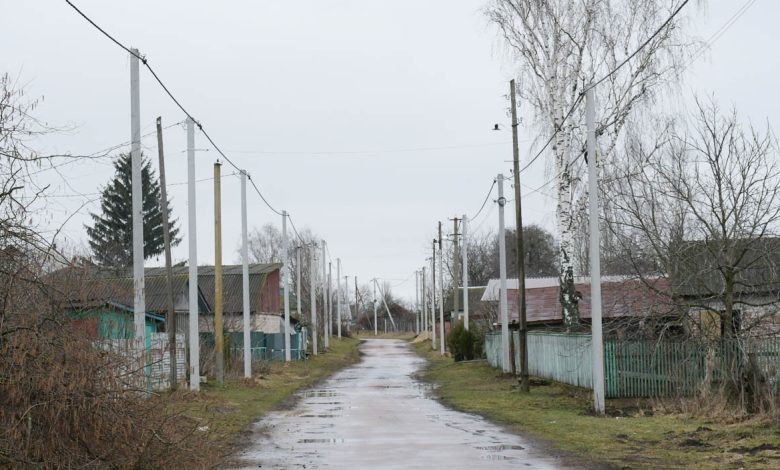 У селі поблизу Чернігова реконструювали лінію електропостачання