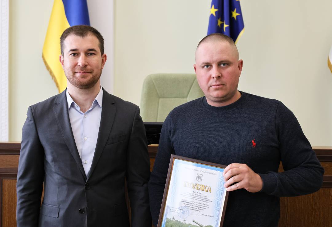 Відзнаки тим, хто брав участь в пошуково-рятувальній операції за наслідками ракетних ударів по Чернігову 17 квітня