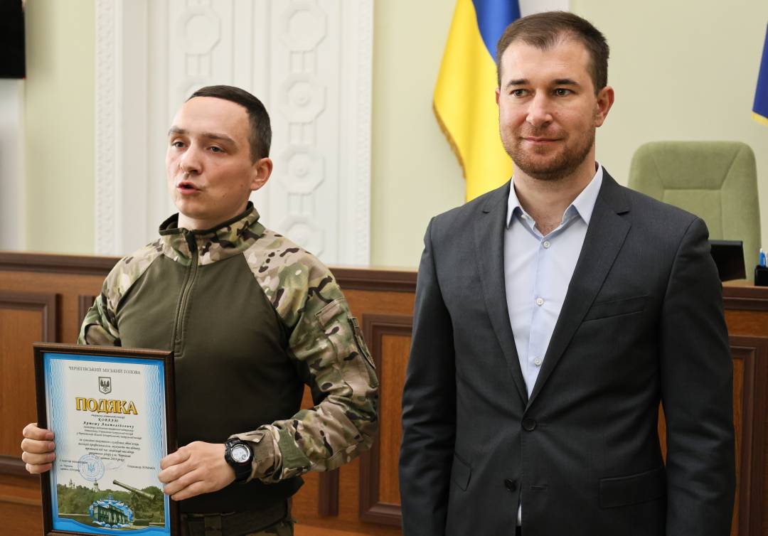 Відзнаки тим, хто брав участь в пошуково-рятувальній операції за наслідками ракетних ударів по Чернігову 17 квітня