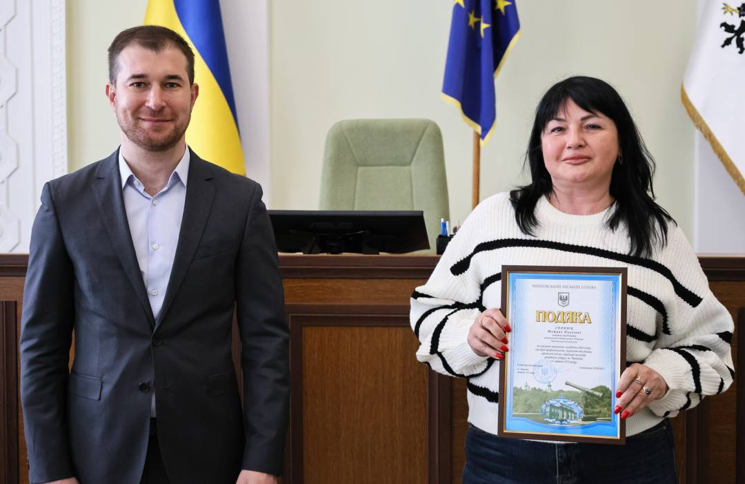 Відзнаки тим, хто брав участь в пошуково-рятувальній операції за наслідками ракетних ударів по Чернігову 17 квітня
