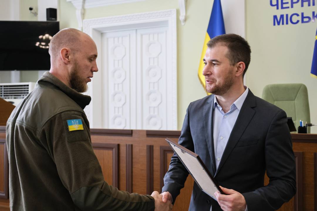 Відзнаки тим, хто брав участь в пошуково-рятувальній операції за наслідками ракетних ударів по Чернігову 17 квітня