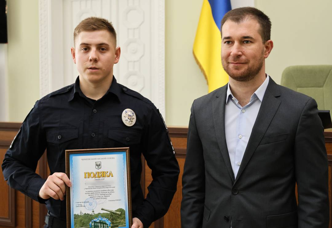Відзнаки тим, хто брав участь в пошуково-рятувальній операції за наслідками ракетних ударів по Чернігову 17 квітня