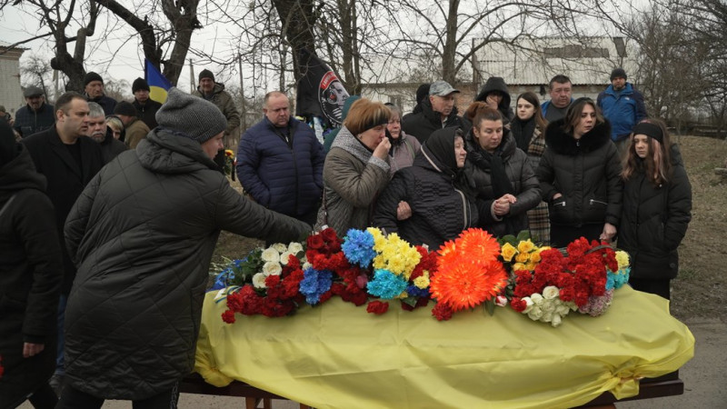 Створив дендропарк, очолював краєзнавчий музей, а потім став прикордонником: на Менщині прощалися з Віталієм Крутим