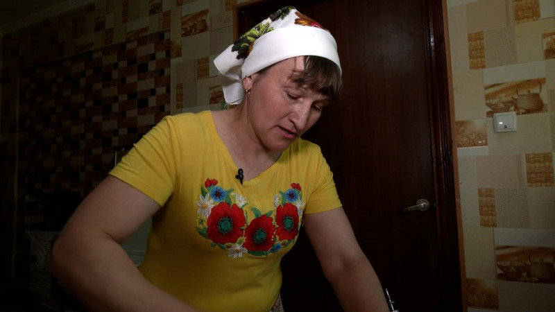 "Щоб солдат відчув тепло дому": як на Новгород-Сіверщині волонтерки печуть паски для бійців