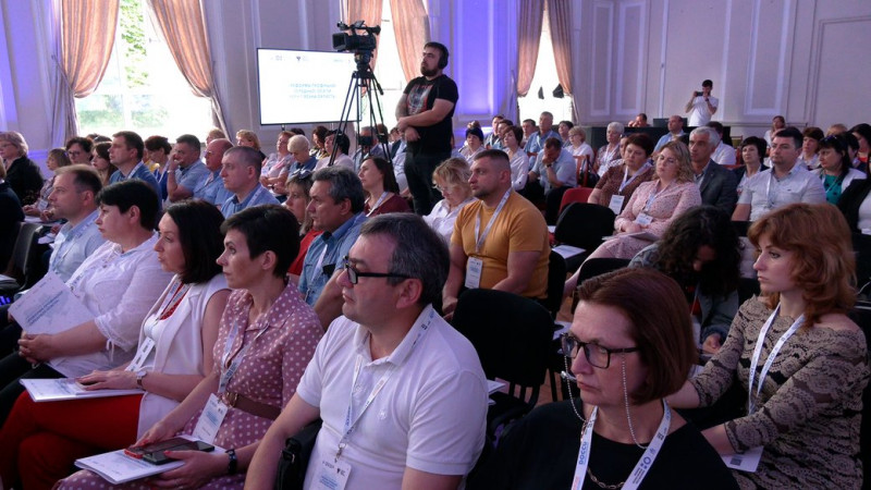 У Чернігові відбулися обговорення на тему "Реформа профільної середньої освіти": що чекає на учнів та викладачів