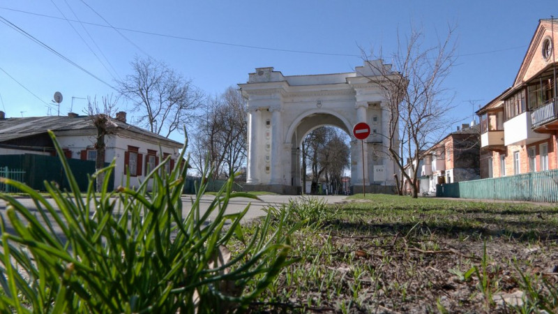 У Новгороді-Сіверському розпочали ремонт центральної площі: що робитимуть та скільки грошей на це витратять