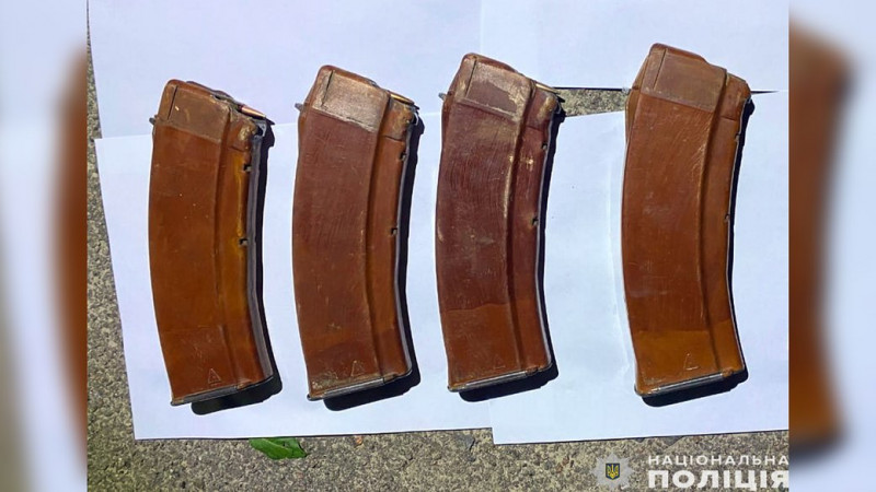 Правоохоронці вилучили у жителя Чернігівського району незаконну зброю та набої: яке покарання йому загрожує