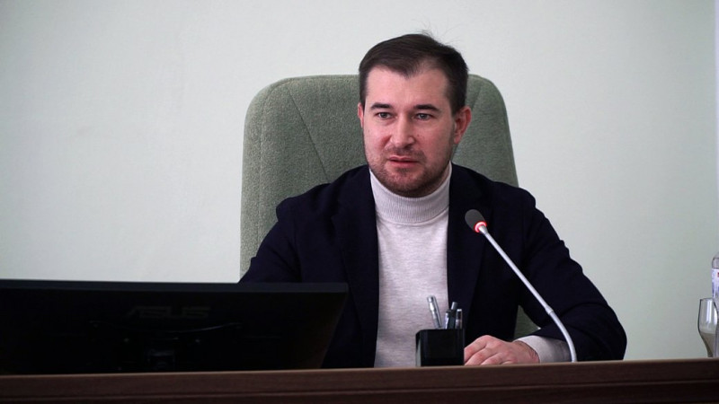 У Чернігівській міській раді планують підвищити посадовий оклад Олександру Ломаку