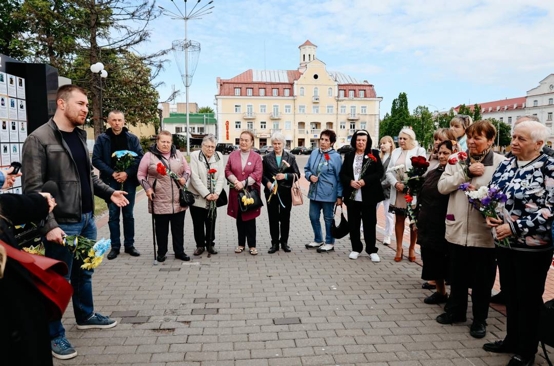 День матері: у Чернігові провели зустріч з матерями загиблих Захисників та Захисниць України