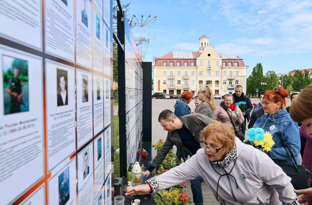 День матері: у Чернігові провели зустріч з матерями загиблих Захисників та Захисниць України