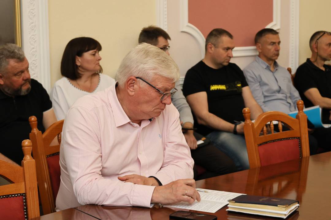 Депутати Чернігівської міськради готуються до сесії, у порядку денному більше 30 питань