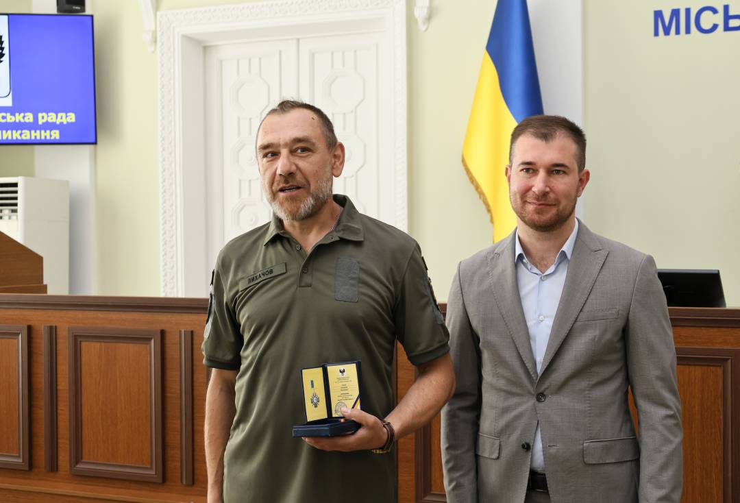 Медалі «За оборону Чернігова» отримали родини загиблих військових та ті, хто й сьогодні продовжує боронити Україну