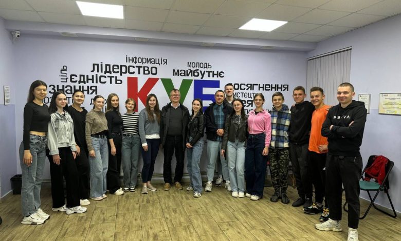 Молодь із Корюківської глибинки долучилася до танцювального челенджу на підтримку ЗСУ (Фото)