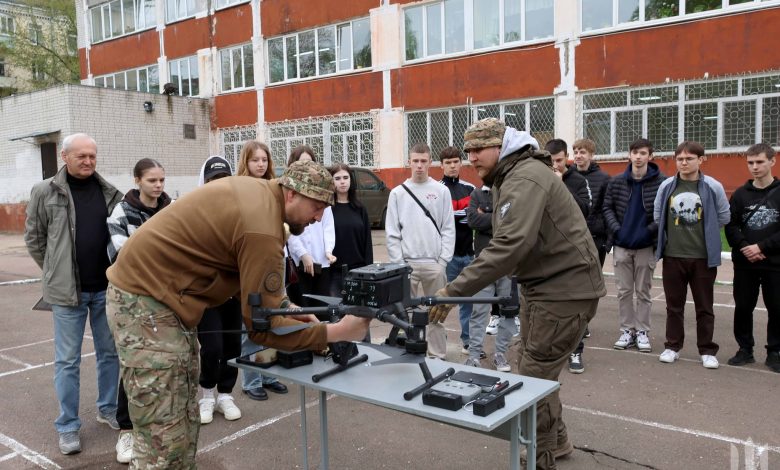 Навчання заради майбутнього: як на Чернігівщині готують учнів до національного спротиву (Фото)